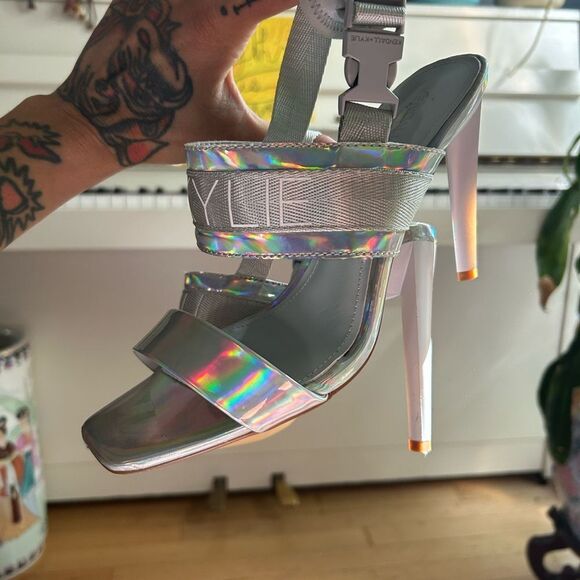 Kendall & Kylie Iridescent Silver Sandals 8.5 - Picture 7 of 16